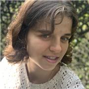 Prof de français passionnée en visioconférence pour lycéens